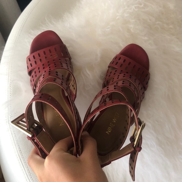 Heels - Picture 4 of 5